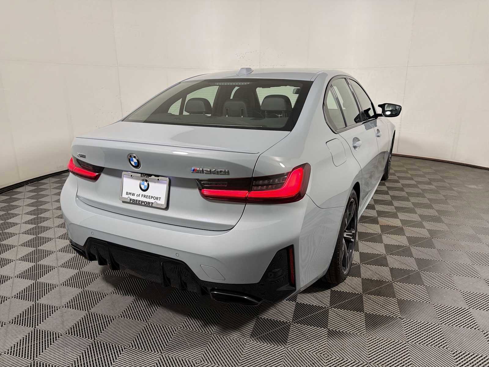 Used 2023 BMW M340i xDrive w/ Premium Package image 6