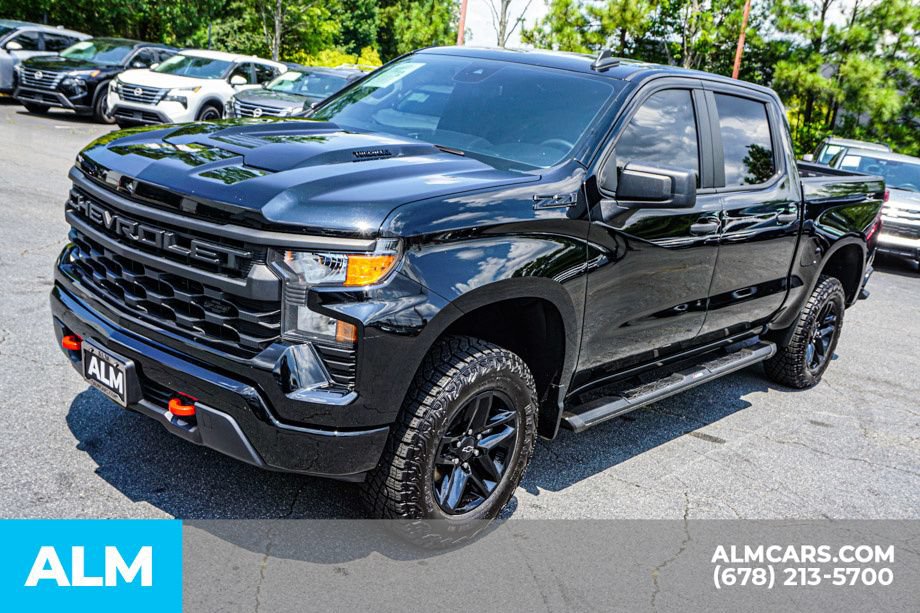 Used 2024 Chevrolet Silverado 1500 Custom Trail Boss w/ Dark Appearance Package AWD/4WD image 14