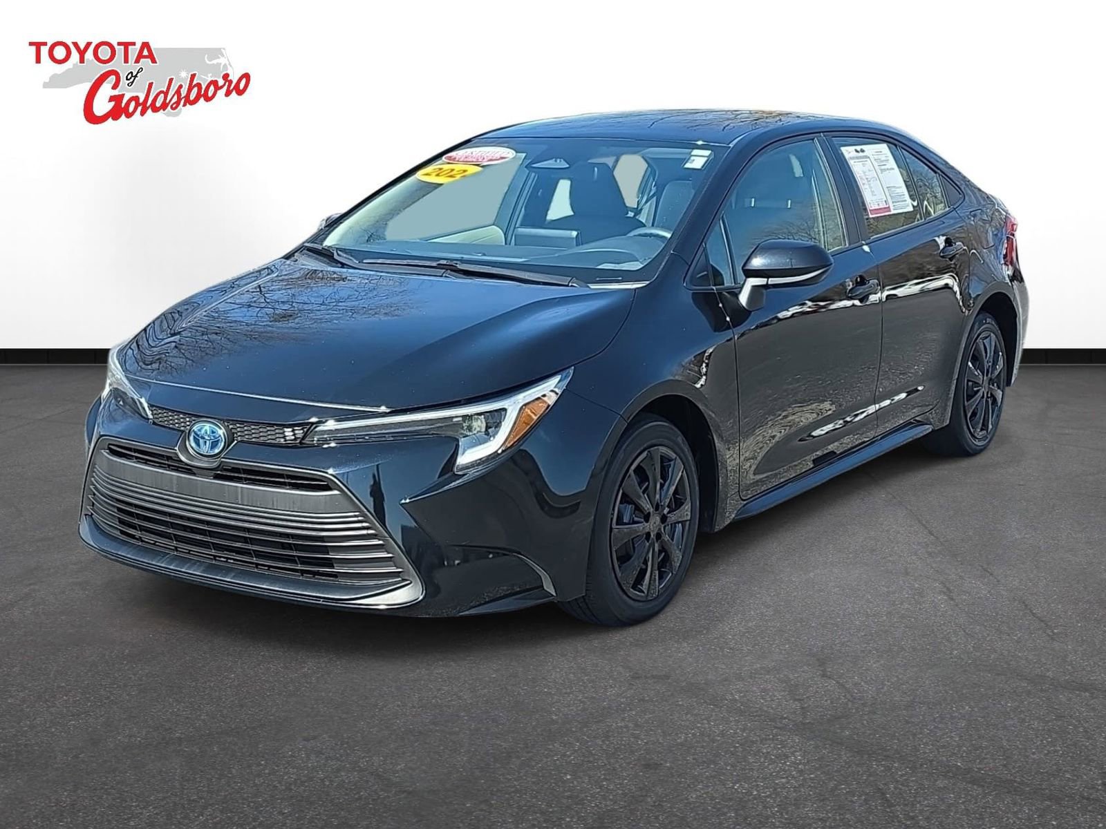Used 2024 Toyota Corolla LE video 1