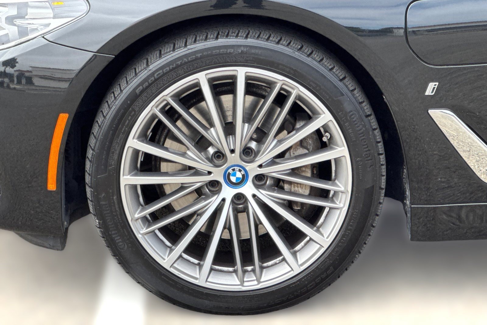 Used 2018 BMW 530e xDrive AWD/4WD image 12