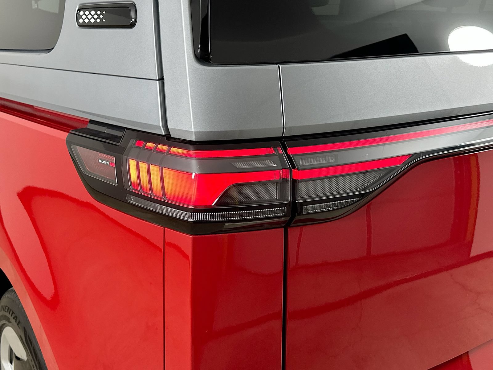 New 2025 Volkswagen ID. Buzz Pro S Plus AWD/4WD image 12