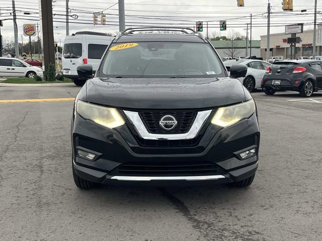 Used 2019 Nissan Rogue SV w/ Premium Package image 2