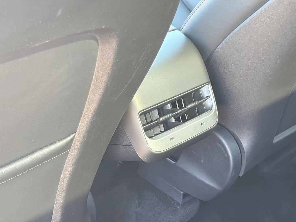 Used 2024 Tesla Model Y Long Range RWD image 26