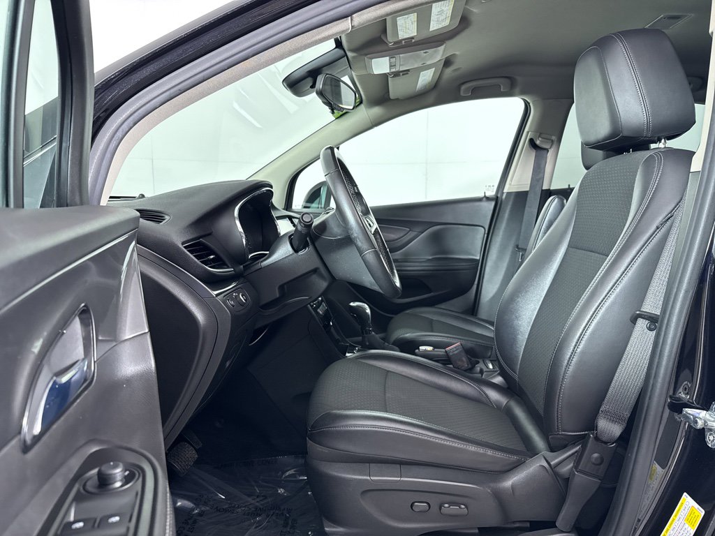 Used 2018 Buick Encore Preferred image 4