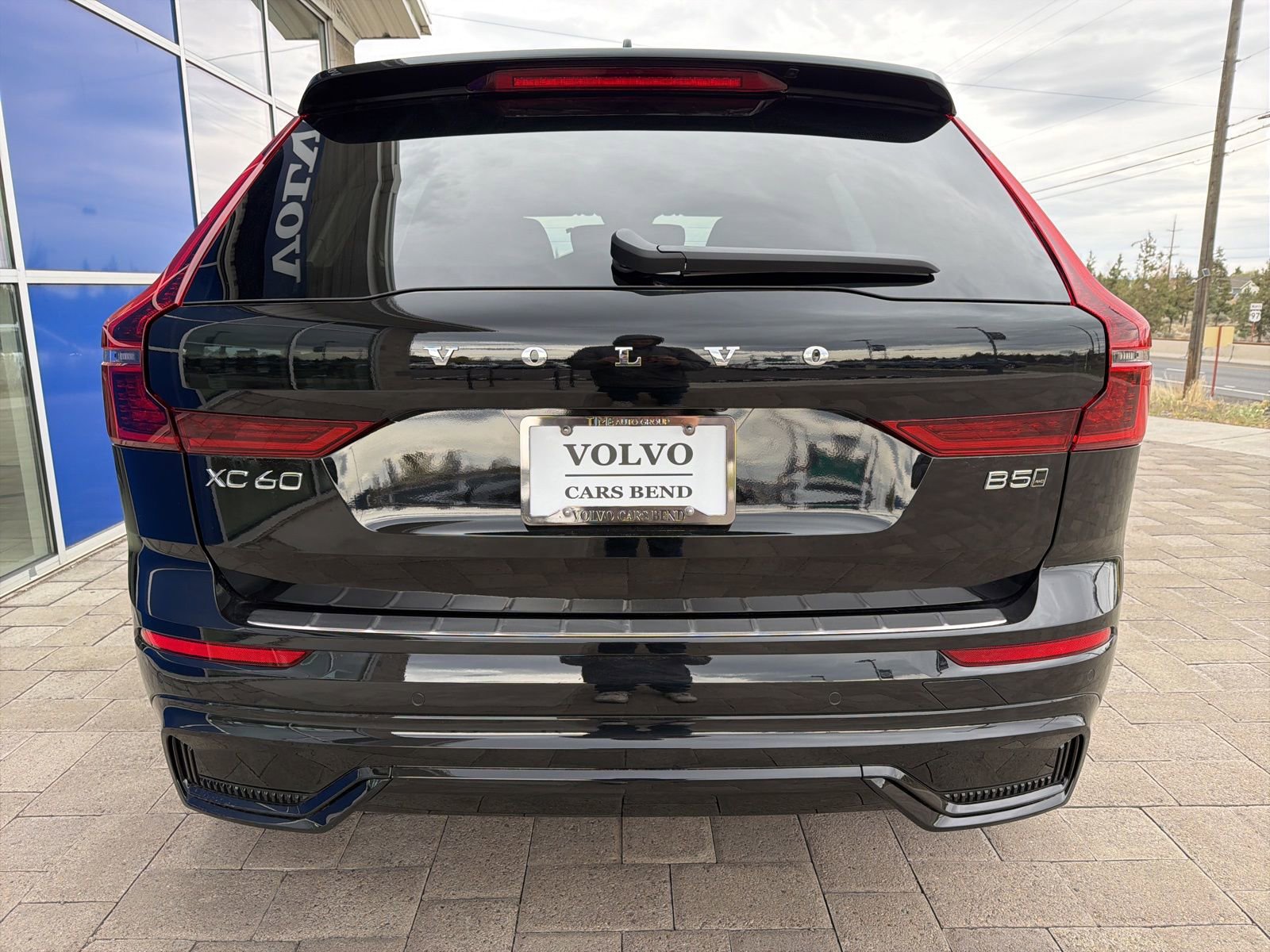 New 2026 Volvo XC60 B5 Ultra w/ Protection Package Premier AWD/4WD image 6