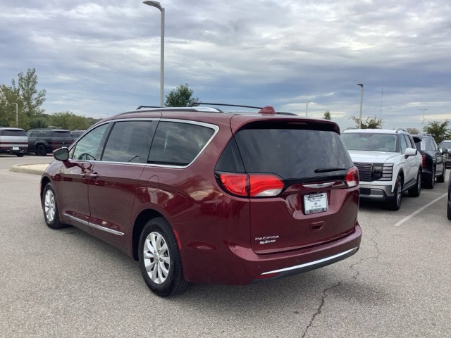 Used 2018 Chrysler Pacifica Touring-L Plus FWD image 6