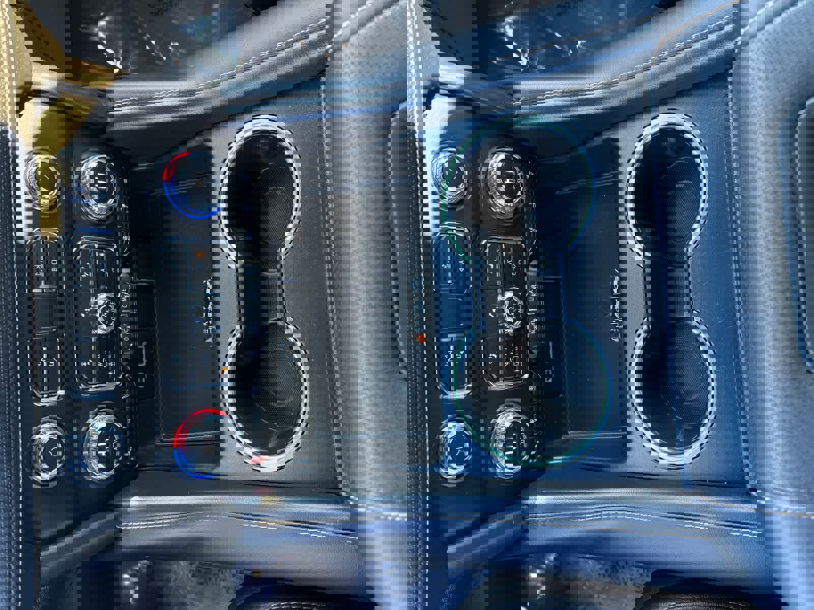 Used 2023 GMC Yukon AT4 w/ AT4 Premium Package image 29