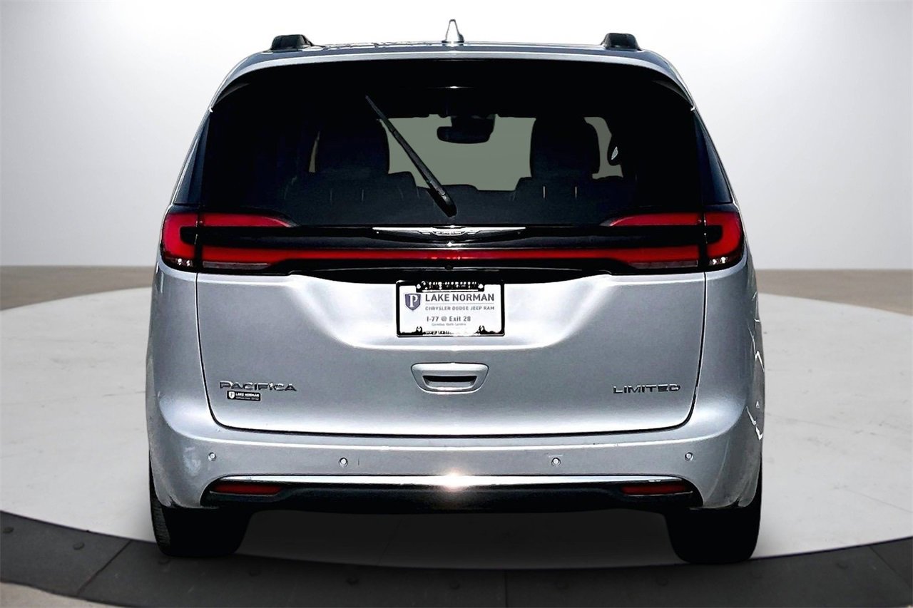 Certified 2022 Chrysler Pacifica Limited image 8