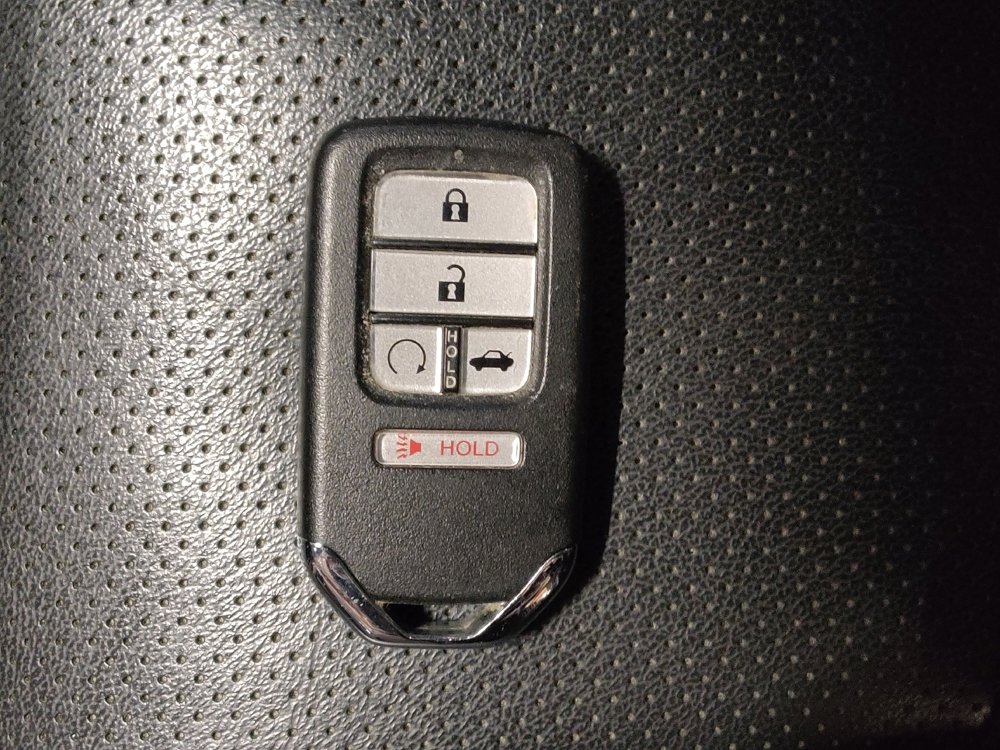 Used 2018 Honda Accord Touring image 32