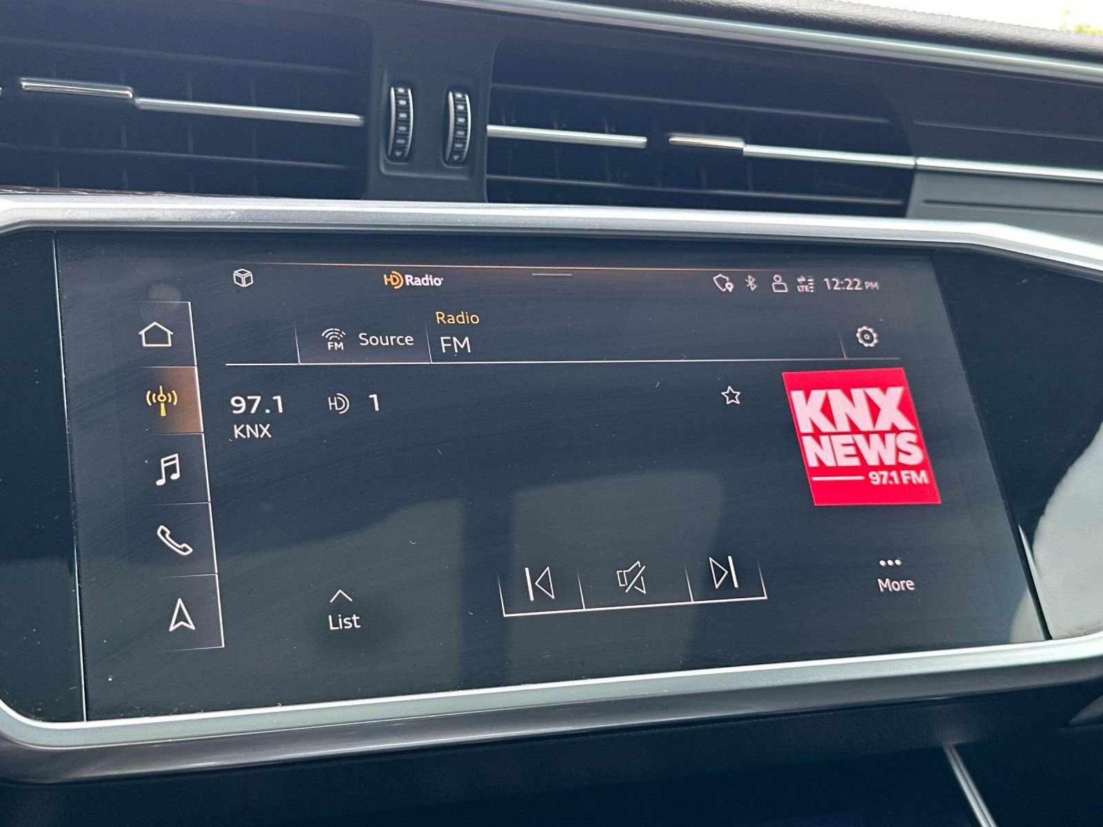 Used 2021 Audi A6 Premium Plus w/ Premium Plus Package image 20