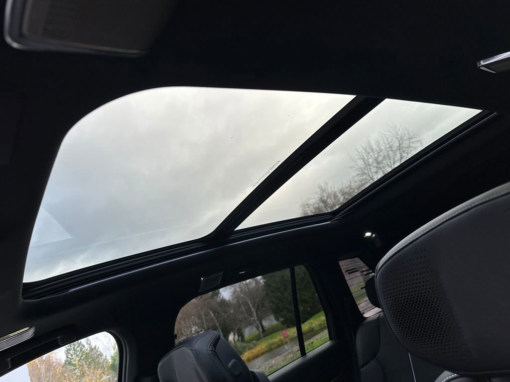 New 2026 Cadillac Vistiq Sport image 24