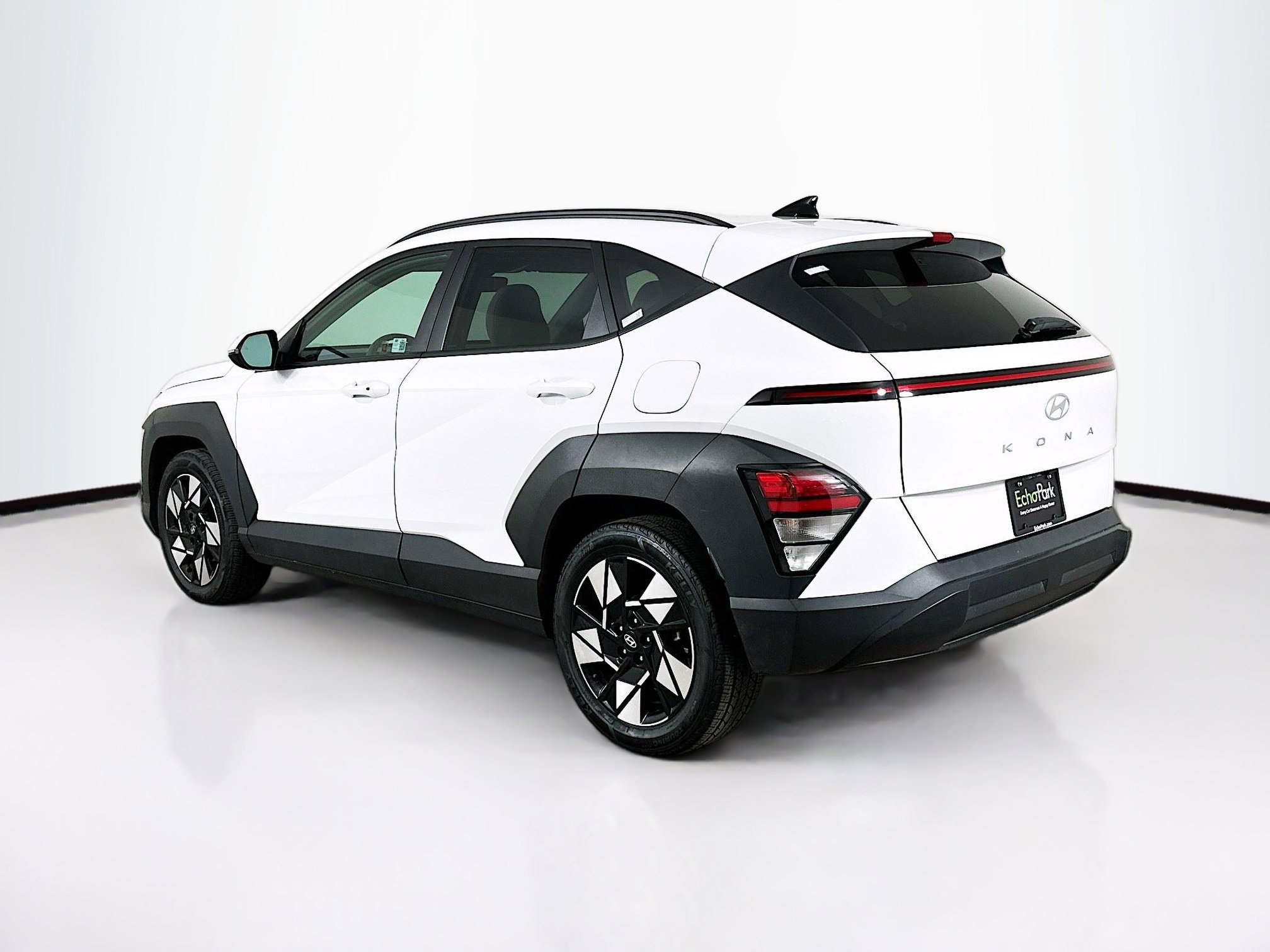 Used 2024 Hyundai Kona SEL image 5