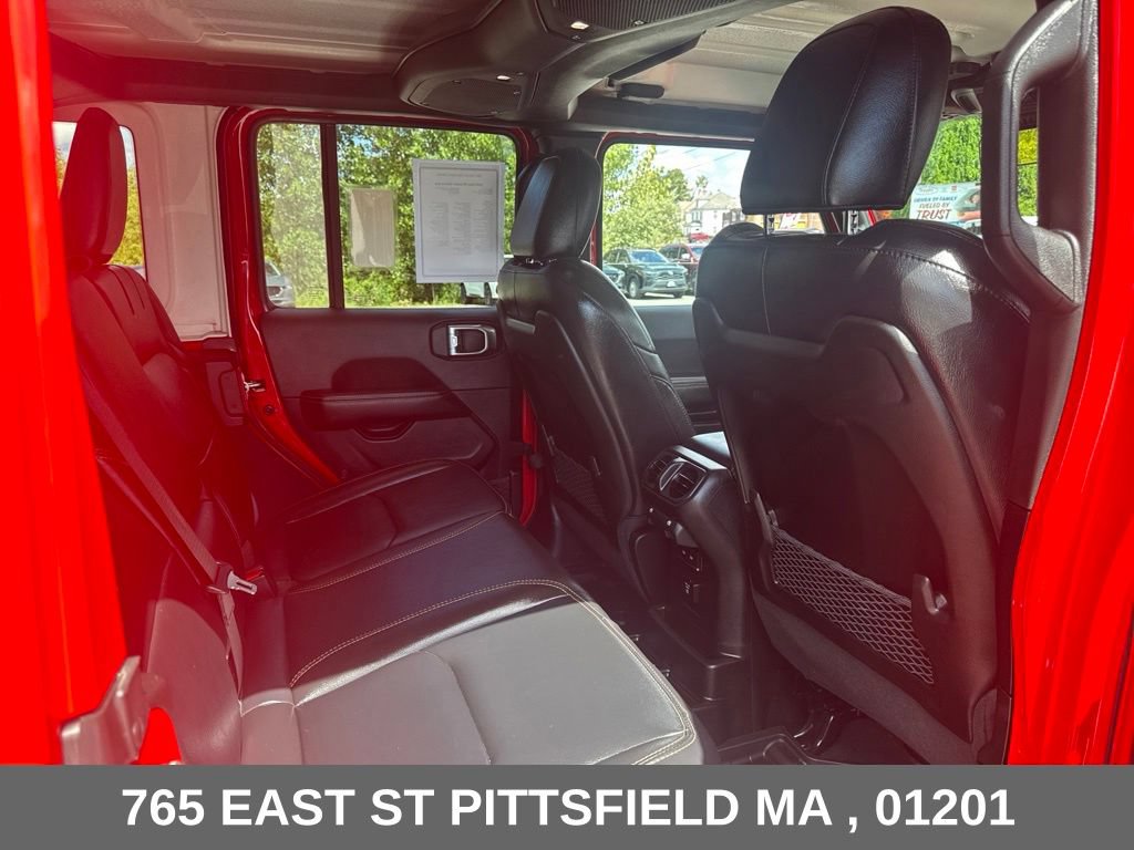 Used 2024 Jeep Wrangler Unlimited Sahara w/ Technology Group AWD/4WD image 19
