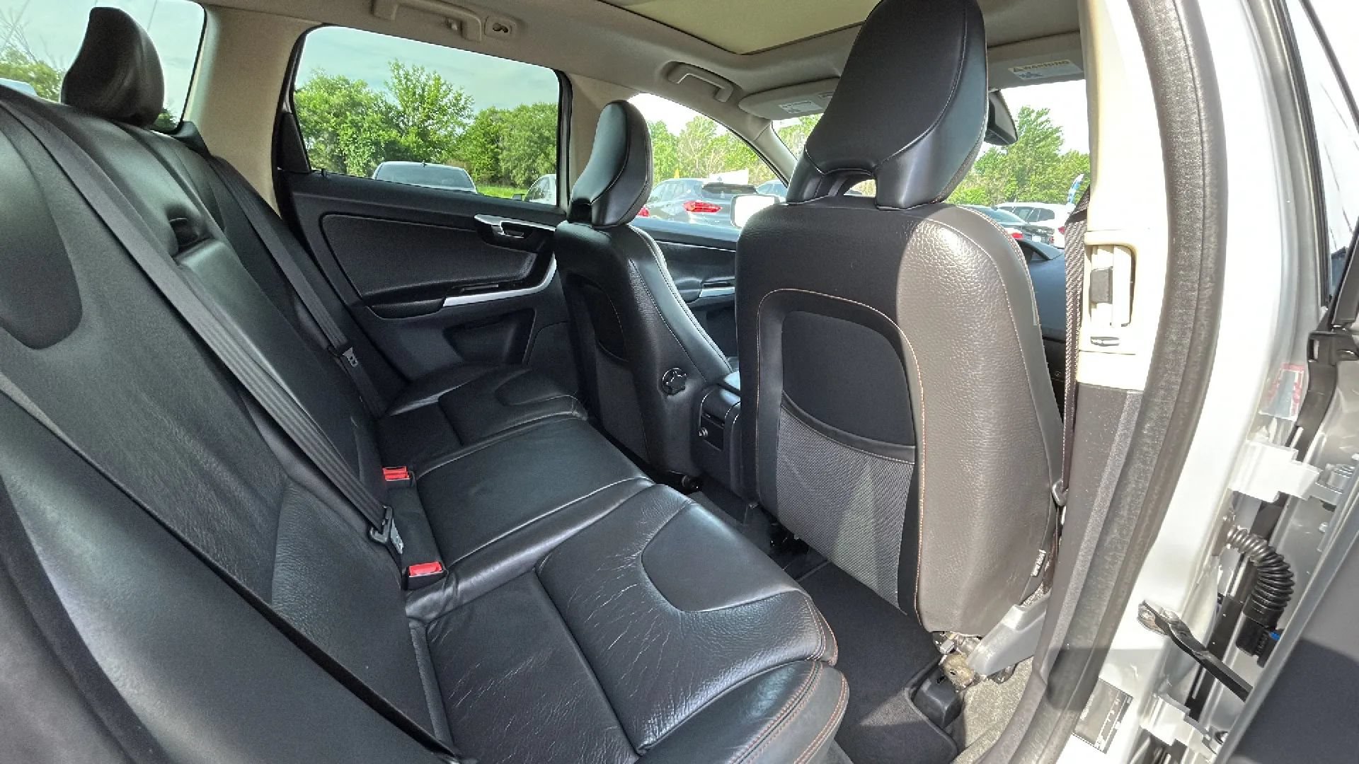 Used 2010 Volvo XC60 T6 AWD/4WD image 35
