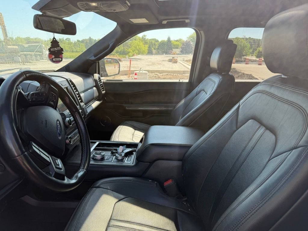 Used 2019 Ford Expedition Limited w/ Equipment Group 301A AWD/4WD image 7