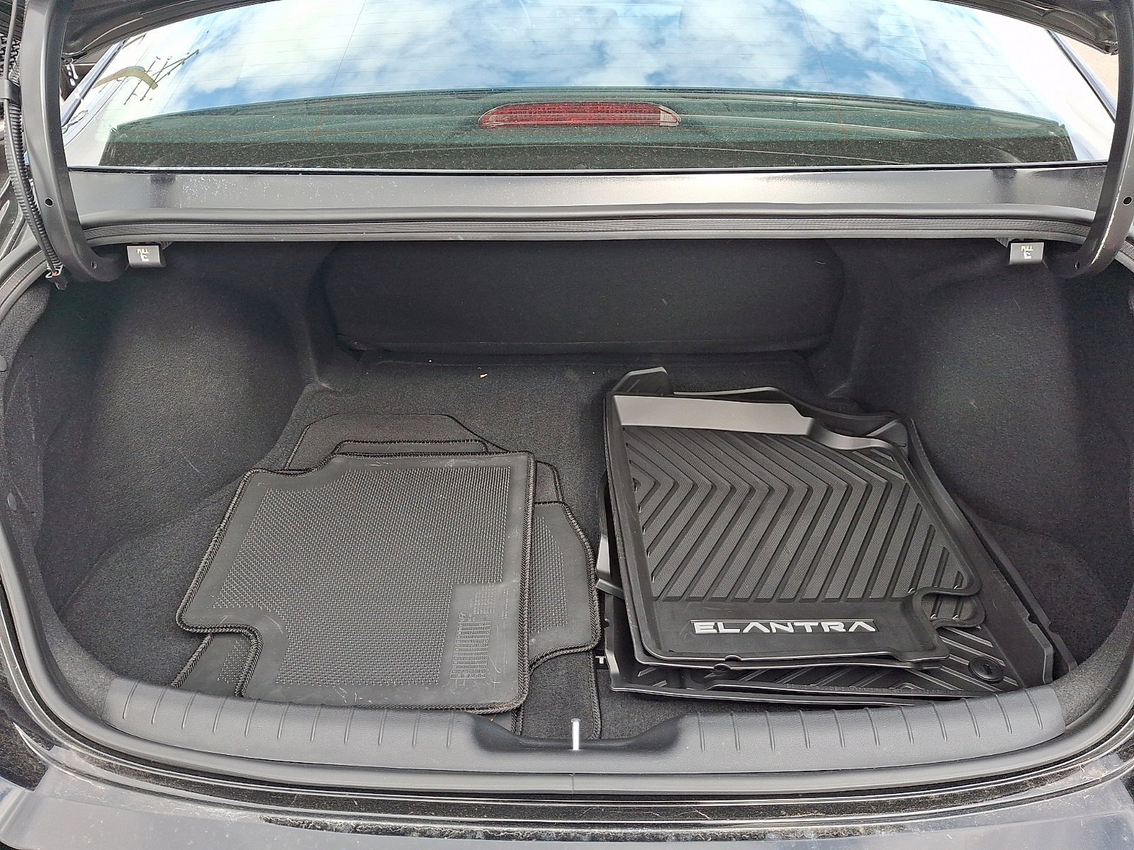 Certified 2025 Hyundai Elantra Sport FWD image 29