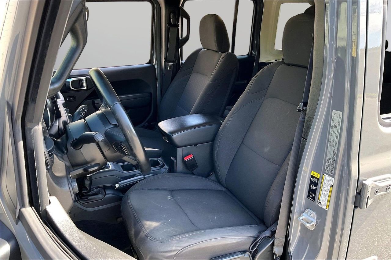 Used 2023 Jeep Wrangler Unlimited w/ Cold Weather Group image 21