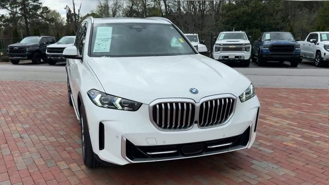 Used 2025 BMW X5 xDrive50e image 5