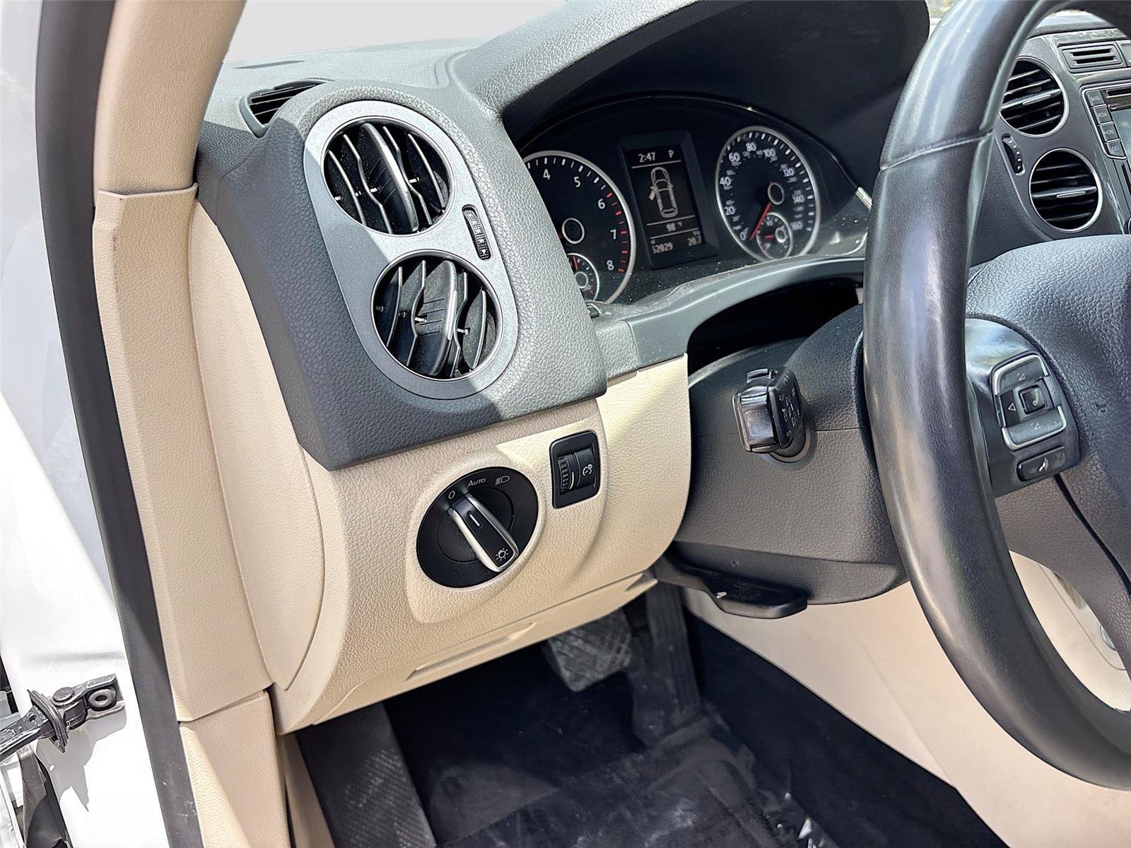 Used 2017 Volkswagen Tiguan S FWD image 10