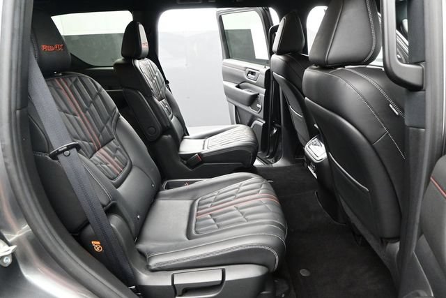 Used 2026 Nissan Armada PRO-4X w/ Captain's Chari Seat Package AWD/4WD image 15