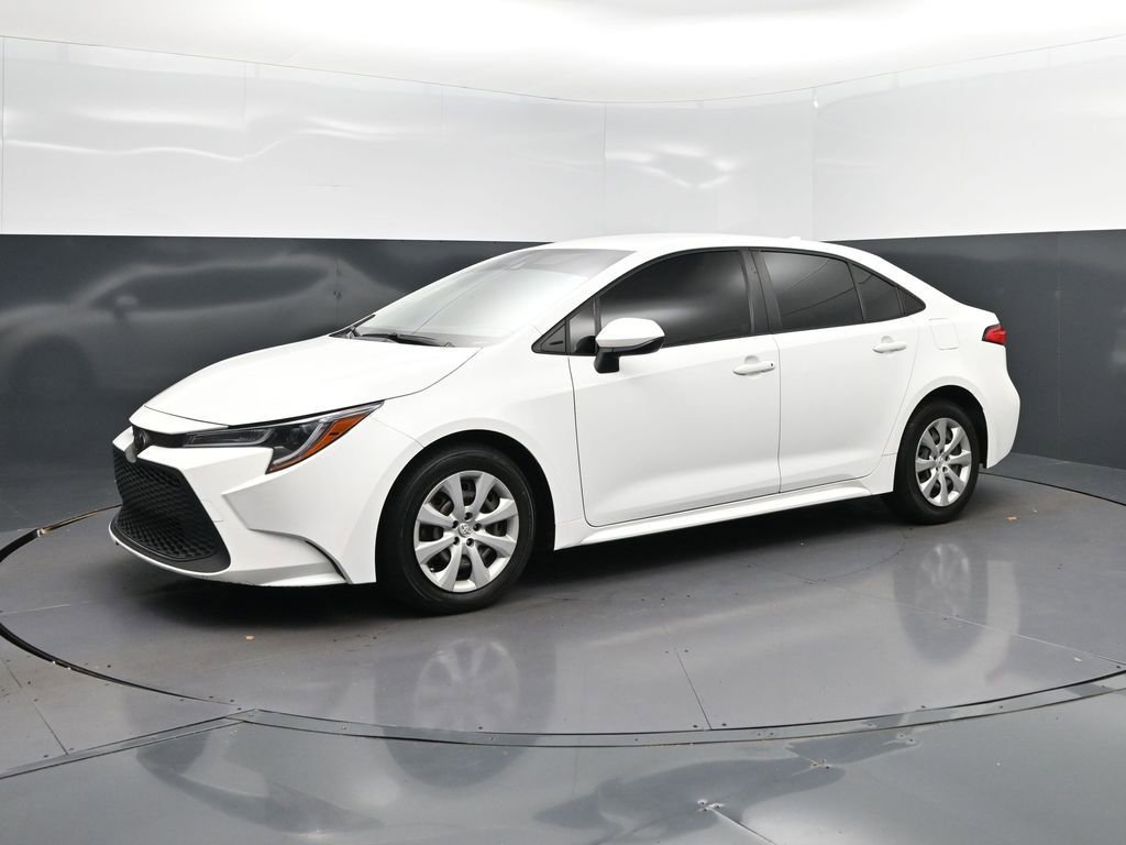 Used 2022 Toyota Corolla LE FWD image 3