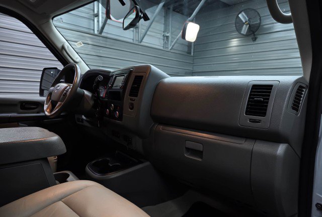 Used 2019 Nissan NV 3500 SL RWD image 15
