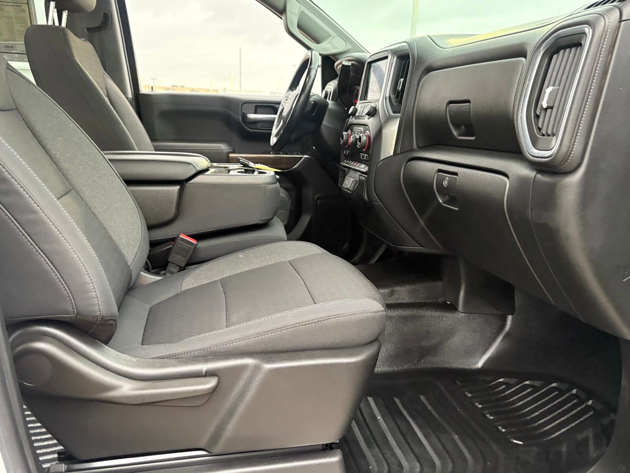 Used 2020 Chevrolet Silverado 1500 LT w/ Convenience Package image 37