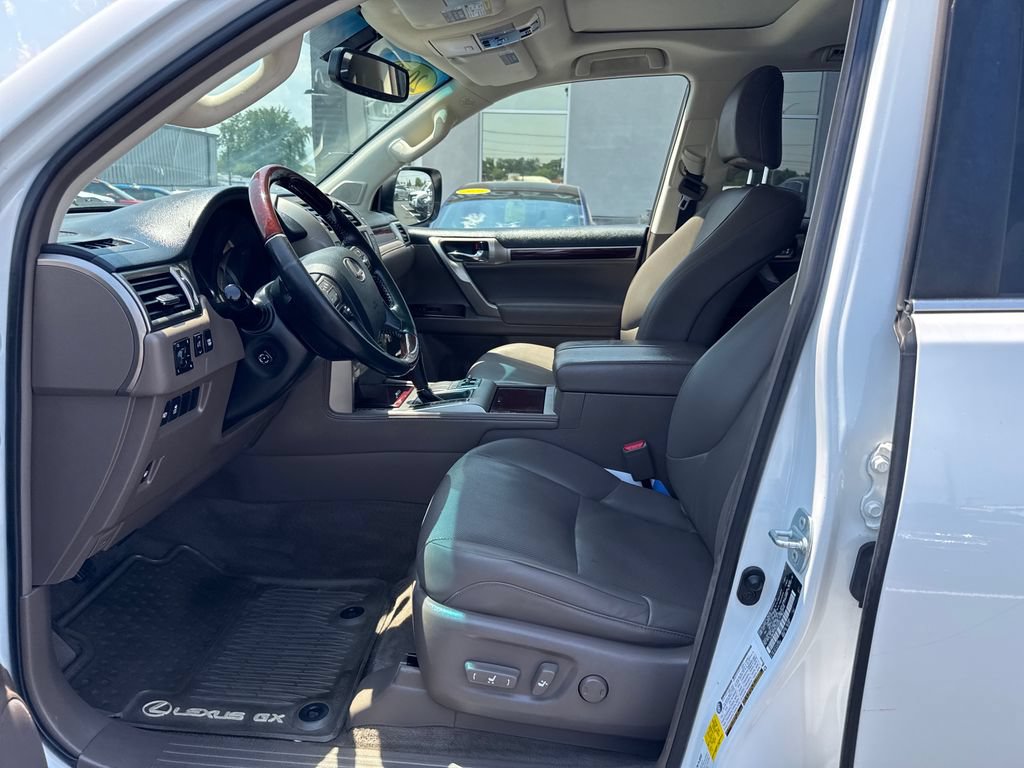 Used 2019 Lexus GX 460 AWD/4WD image 12
