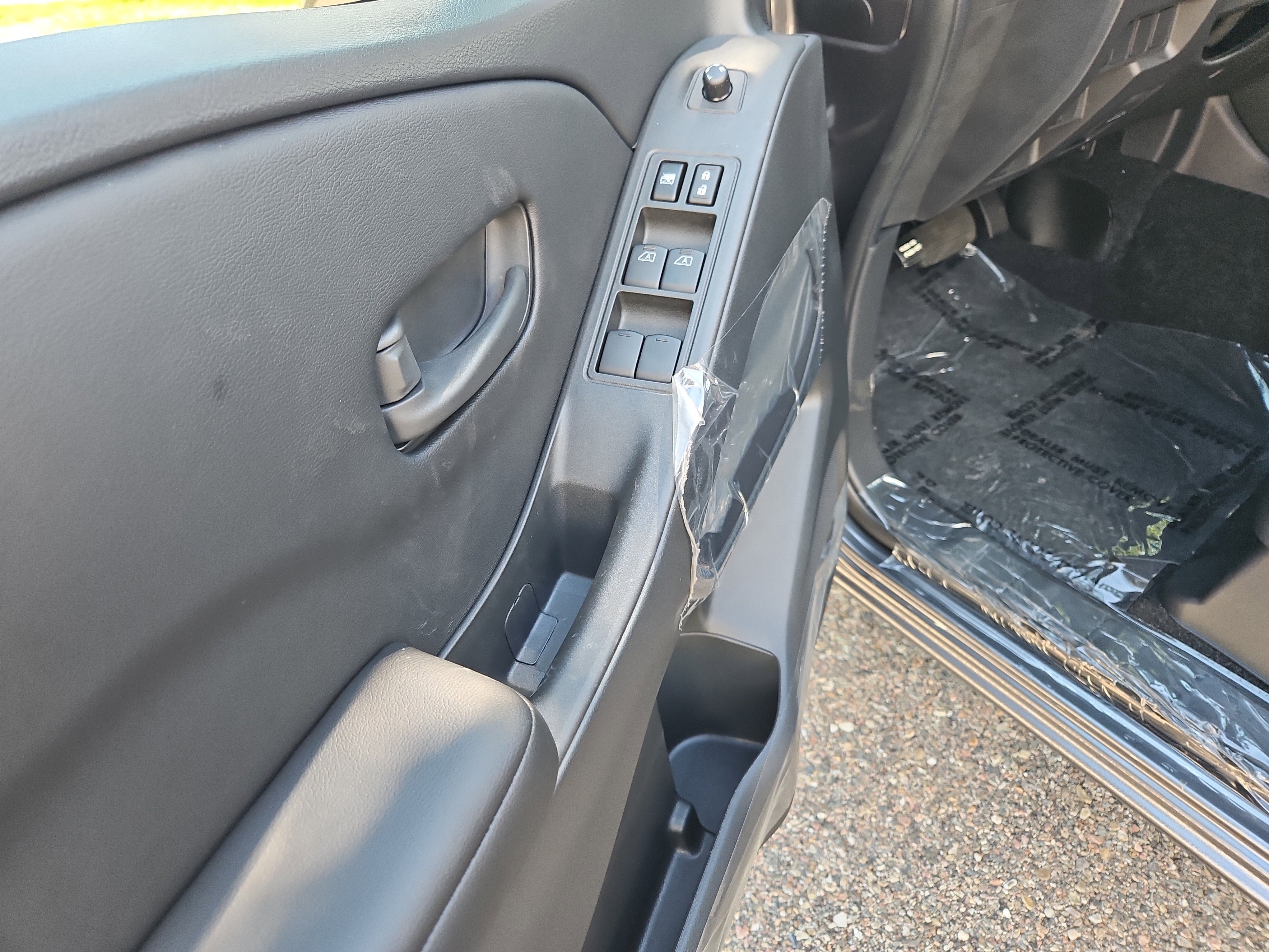 New 2026 Nissan Frontier SV image 7