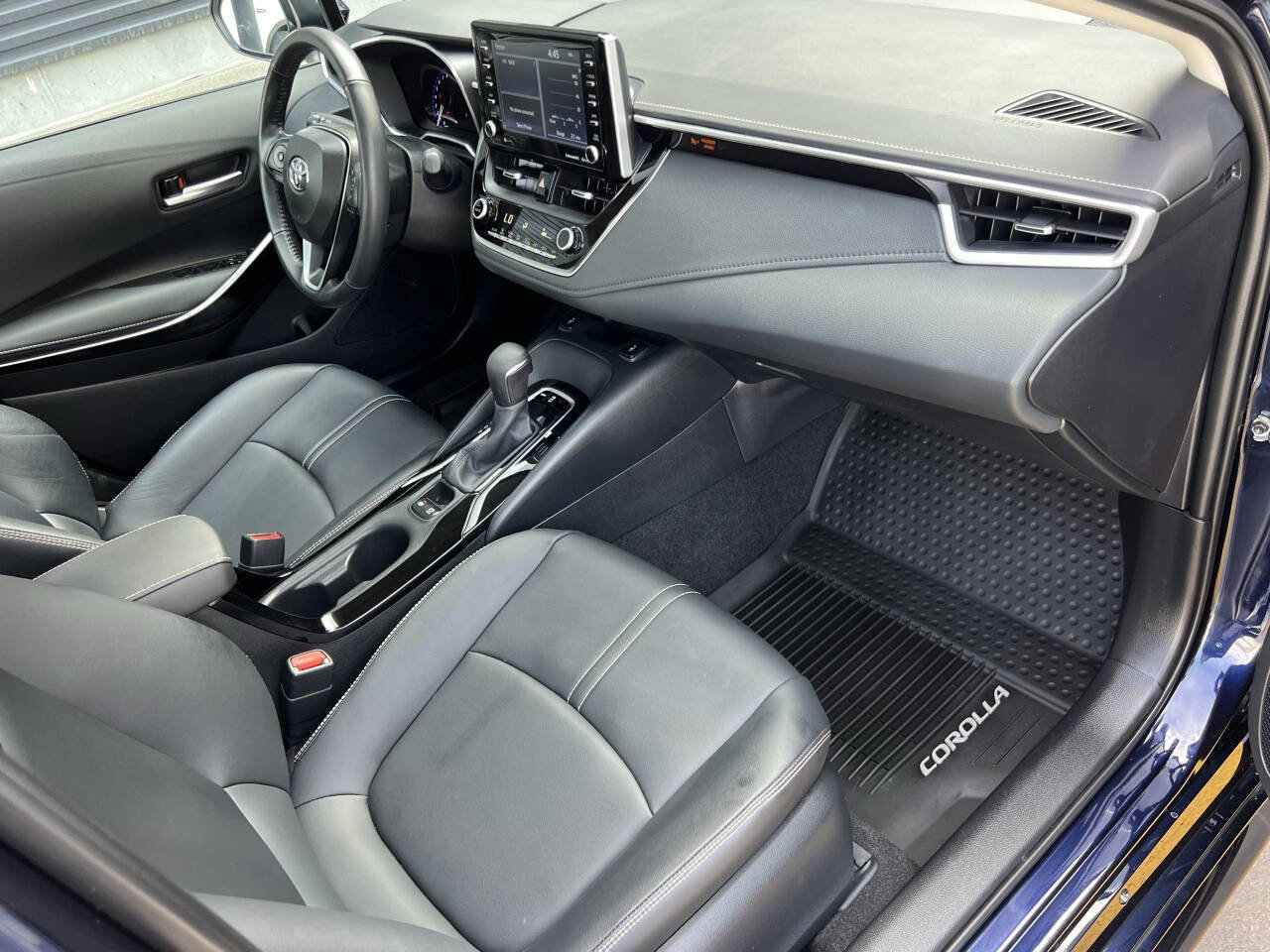 Used 2021 Toyota Corolla XLE image 19