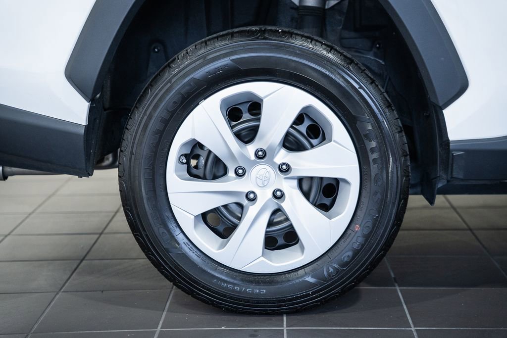 Used 2024 Toyota RAV4 LE image 14