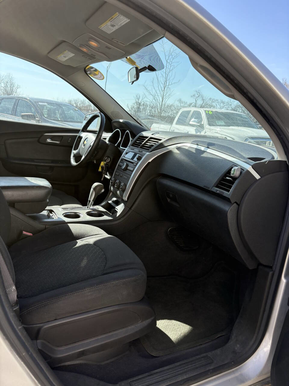 Used 2010 Chevrolet Traverse LT image 6