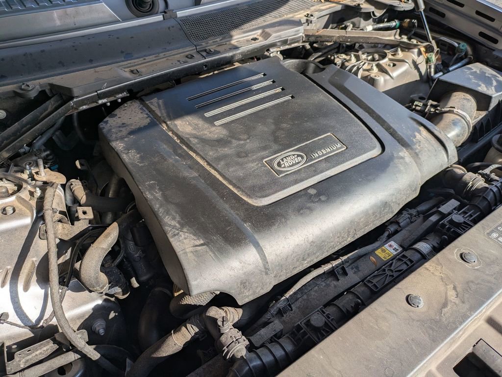 Used 2023 Land Rover Defender 90 S image 13