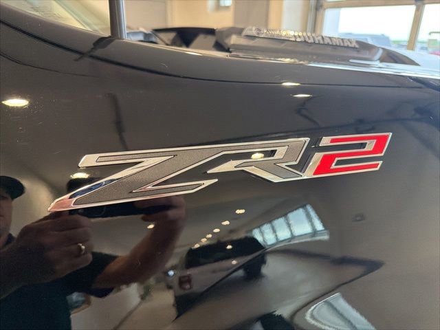 Used 2025 Chevrolet Silverado 2500 ZR2 w/ Technology Package AWD/4WD image 8