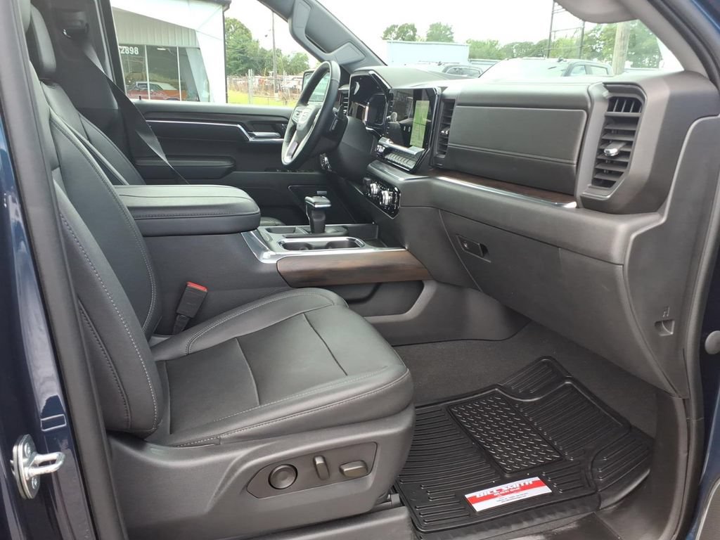Used 2023 GMC Sierra 1500 SLT w/ SLT Premium Plus Package AWD/4WD image 11