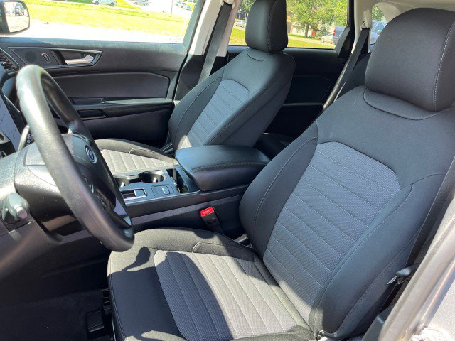 Used 2024 Ford Edge SE w/ Black Appearance Package image 11