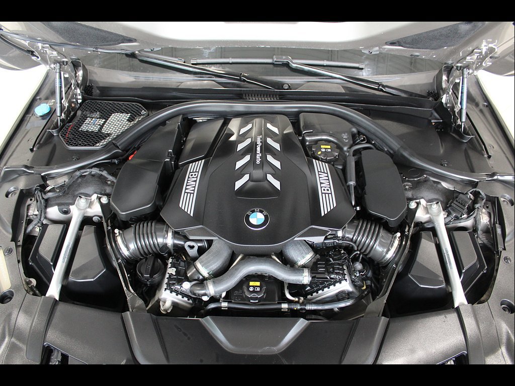 Used 2020 BMW 750i xDrive w/ Autobahn Package AWD/4WD image 29