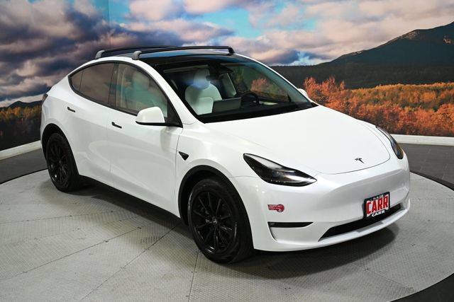 Used 2023 Tesla Model Y Long Range AWD/4WD image 1