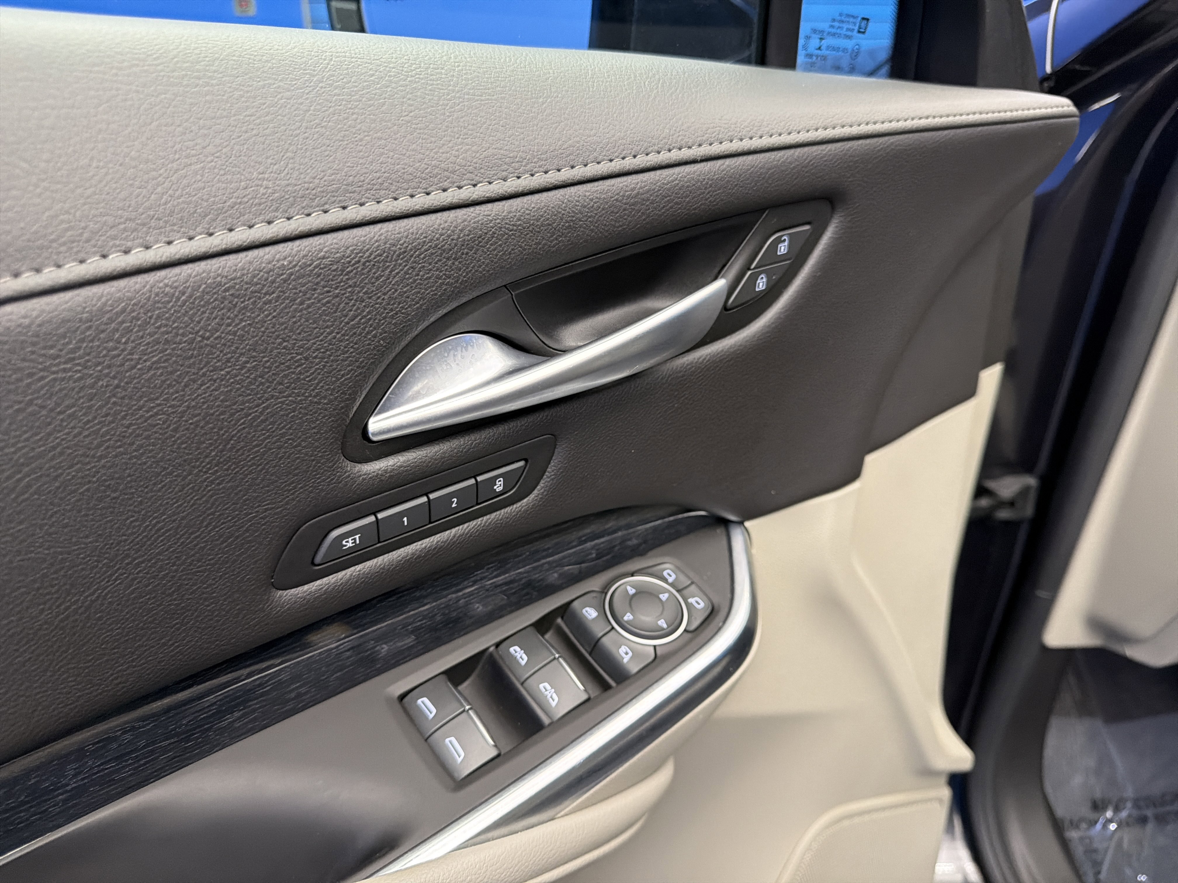 Used 2023 Cadillac XT4 Premium Luxury w/ Cold Weather Package AWD/4WD image 11