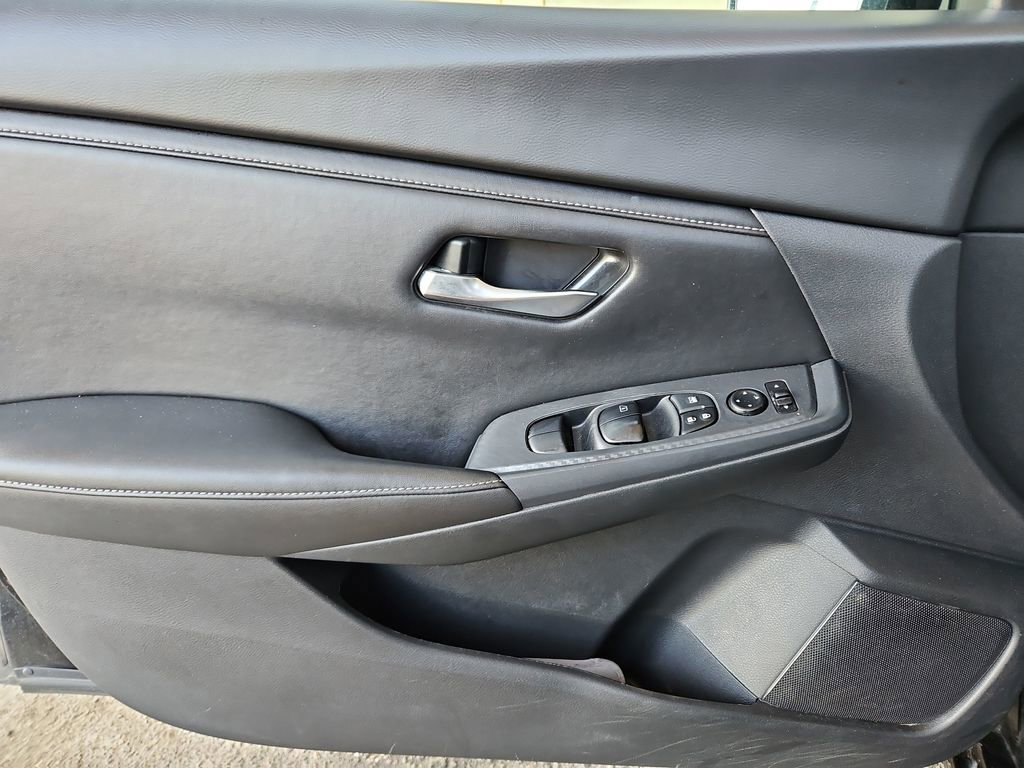 Used 2024 Nissan Sentra SV FWD image 23