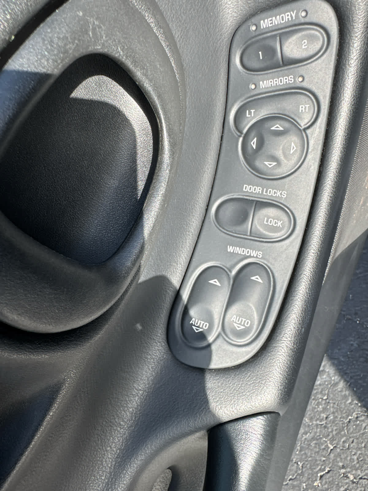 Used 1998 Chevrolet Corvette Coupe w/ Memory Pkg RWD image 8