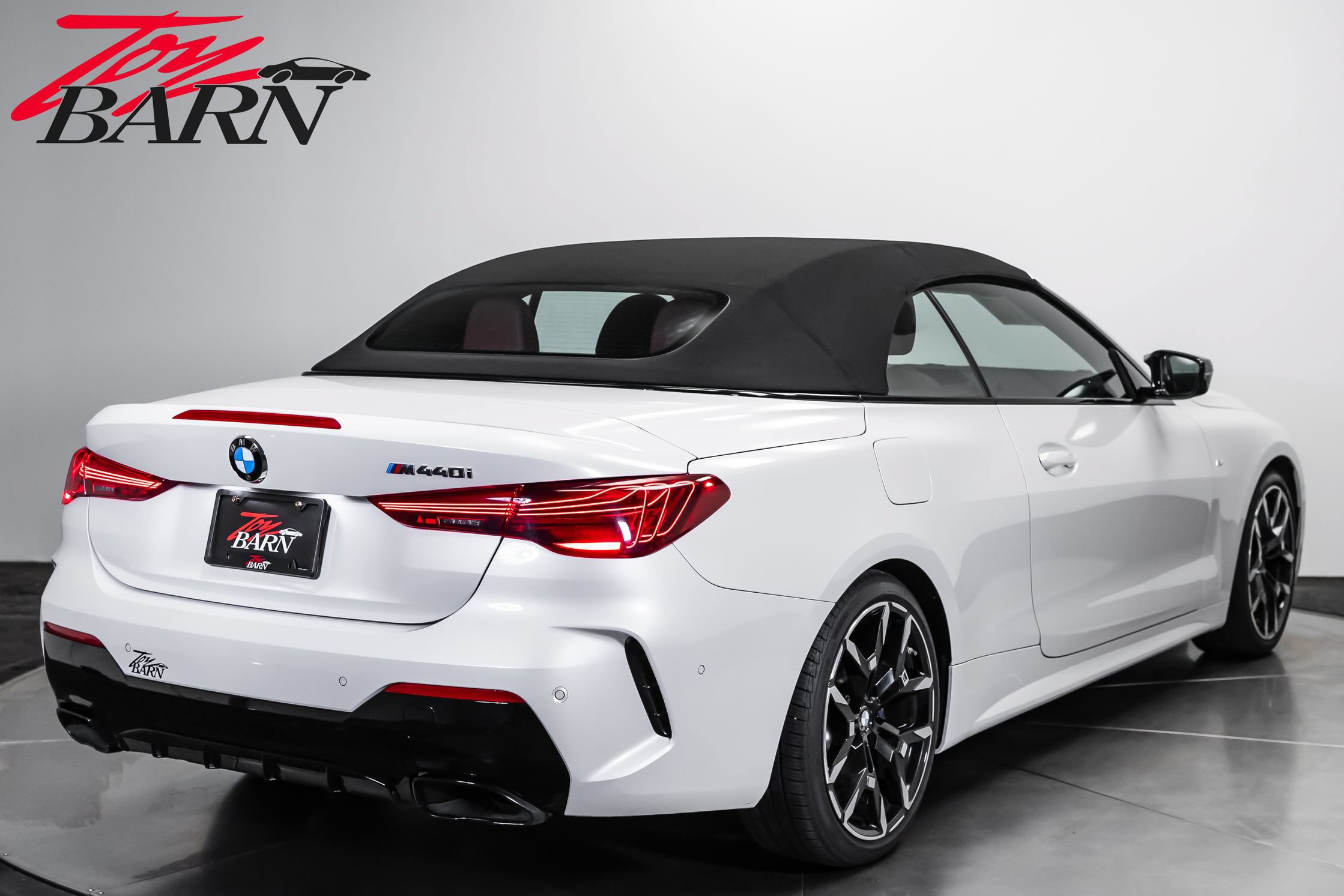 Used 2025 BMW M440i Convertible RWD image 13