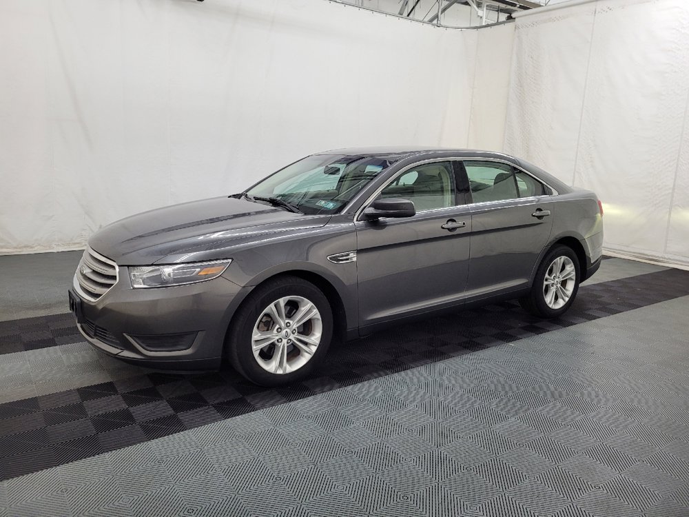 Used 2017 Ford Taurus SE FWD image 2