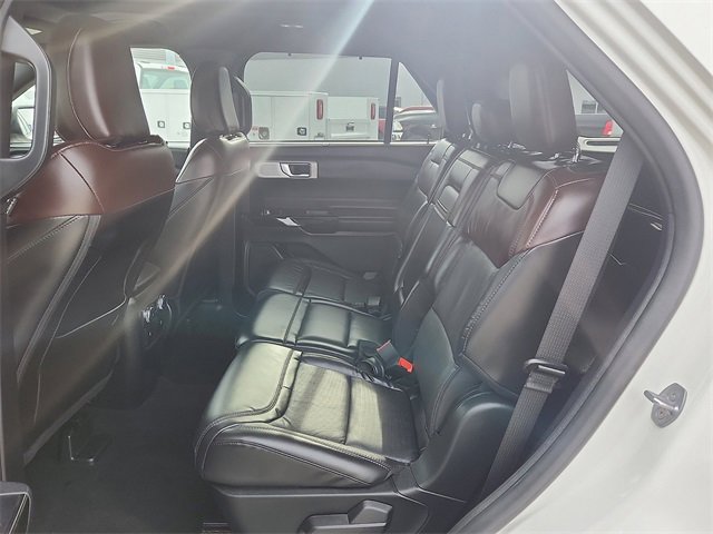 Used 2021 Ford Explorer Platinum w/ Equipment Group 601A image 6