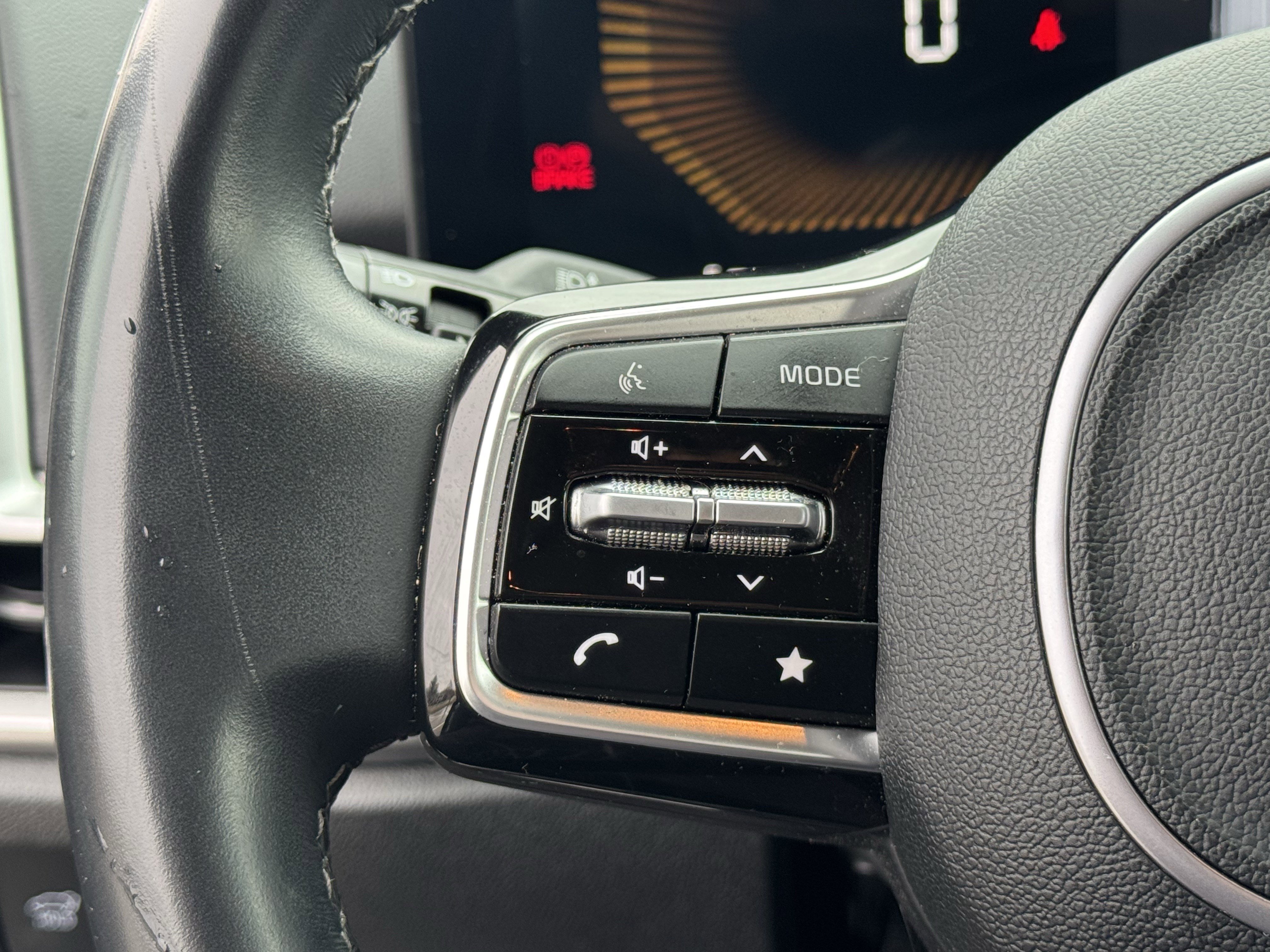 Used 2024 Kia Sorento EX image 30