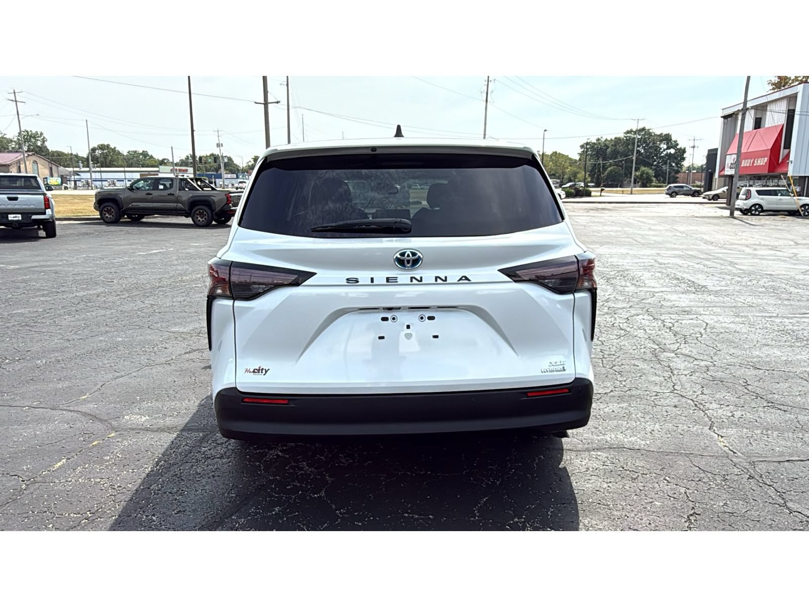Certified 2024 Toyota Sienna XLE FWD image 6