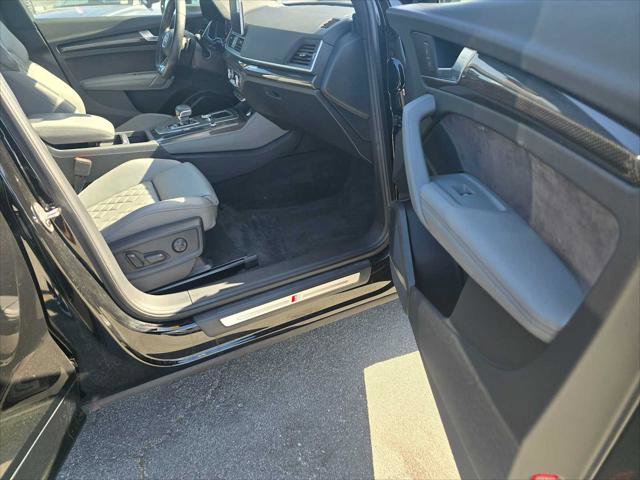 Used 2018 Audi SQ5 Premium Plus w/ S Sport Package image 10