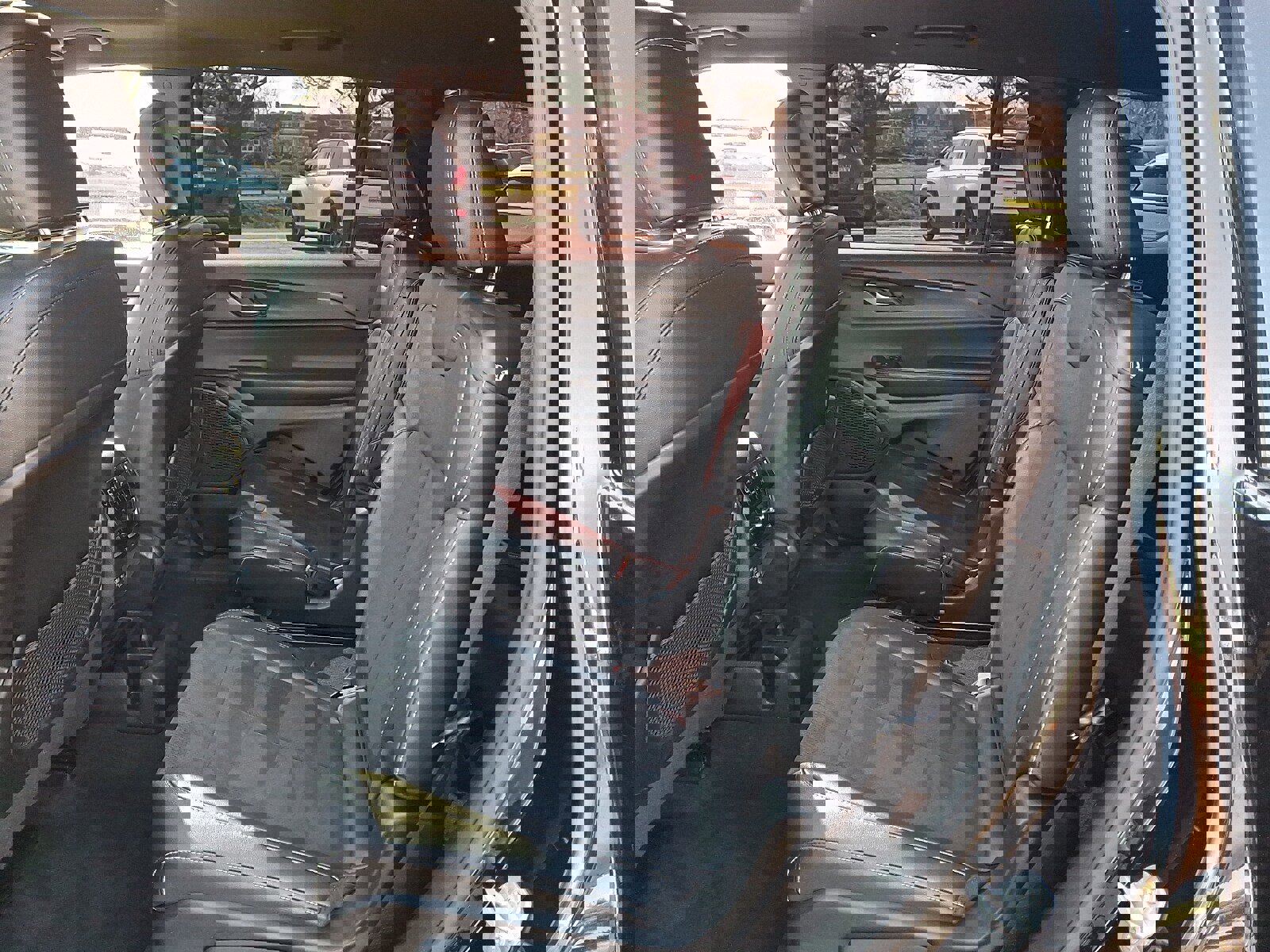 Used 2023 Jeep Grand Cherokee L Laredo image 11