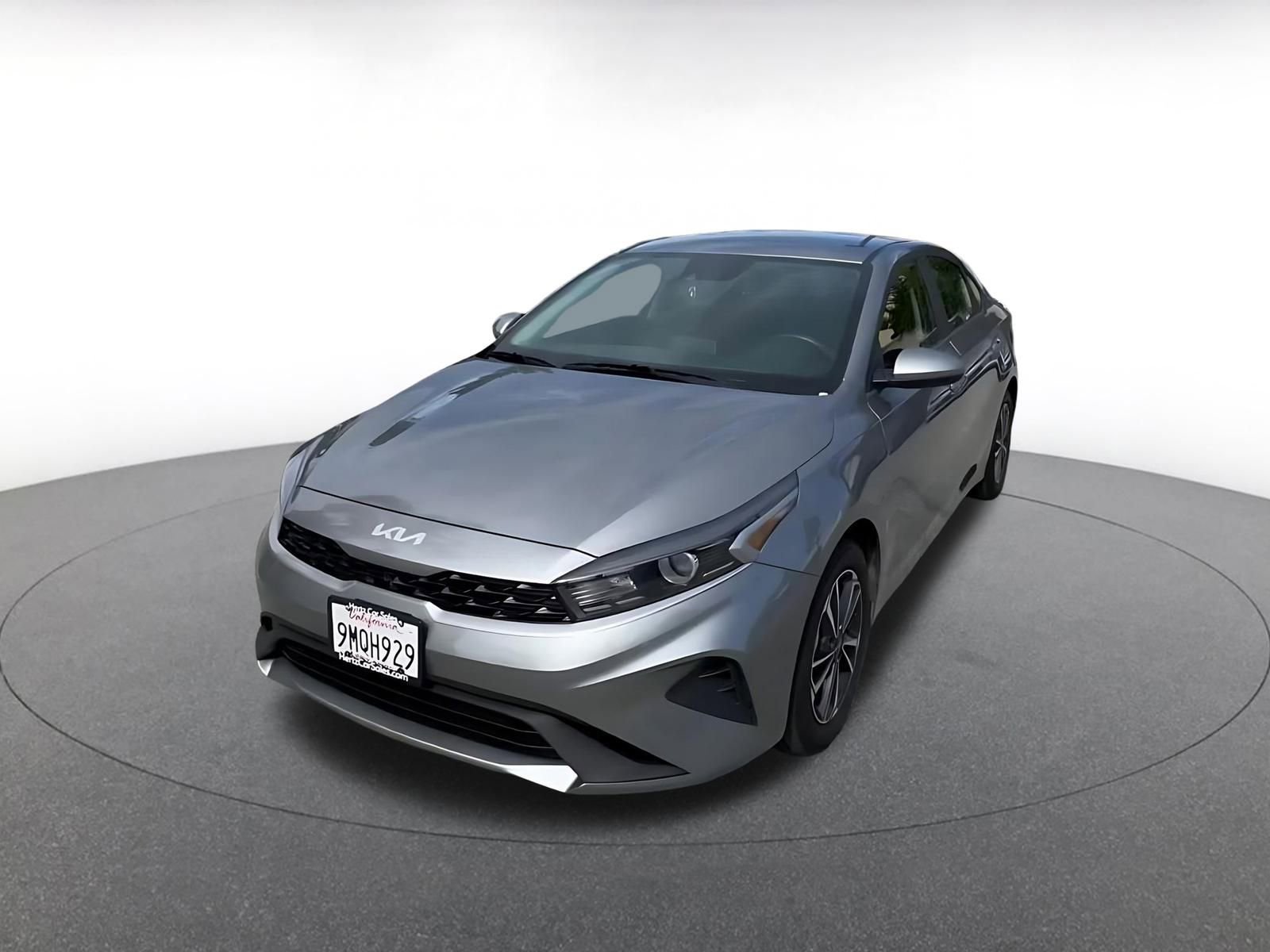 Used 2024 Kia Forte LXS image 7