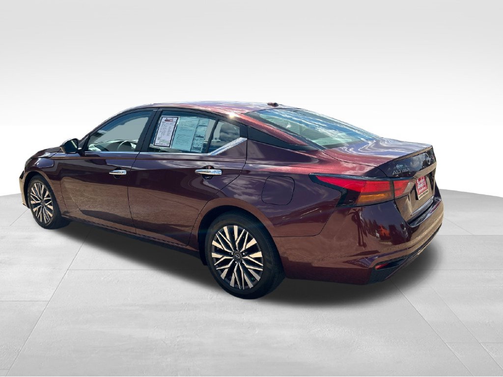 Used 2023 Nissan Altima 2.5 SV FWD image 3
